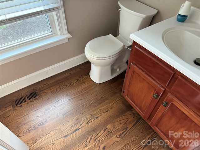 2960 8th Street Court NE, Hickory, NC 28601