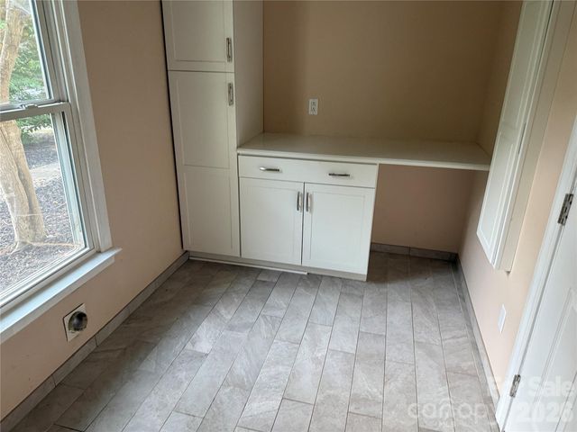 2960 8th Street Court NE, Hickory, NC 28601