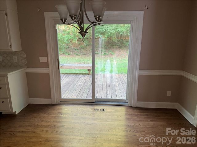 2960 8th Street Court NE, Hickory, NC 28601