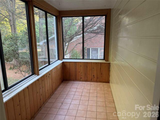 2960 8th Street Court NE, Hickory, NC 28601