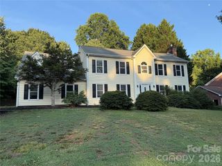 2960 8th Street Court NE, Hickory, NC 28601