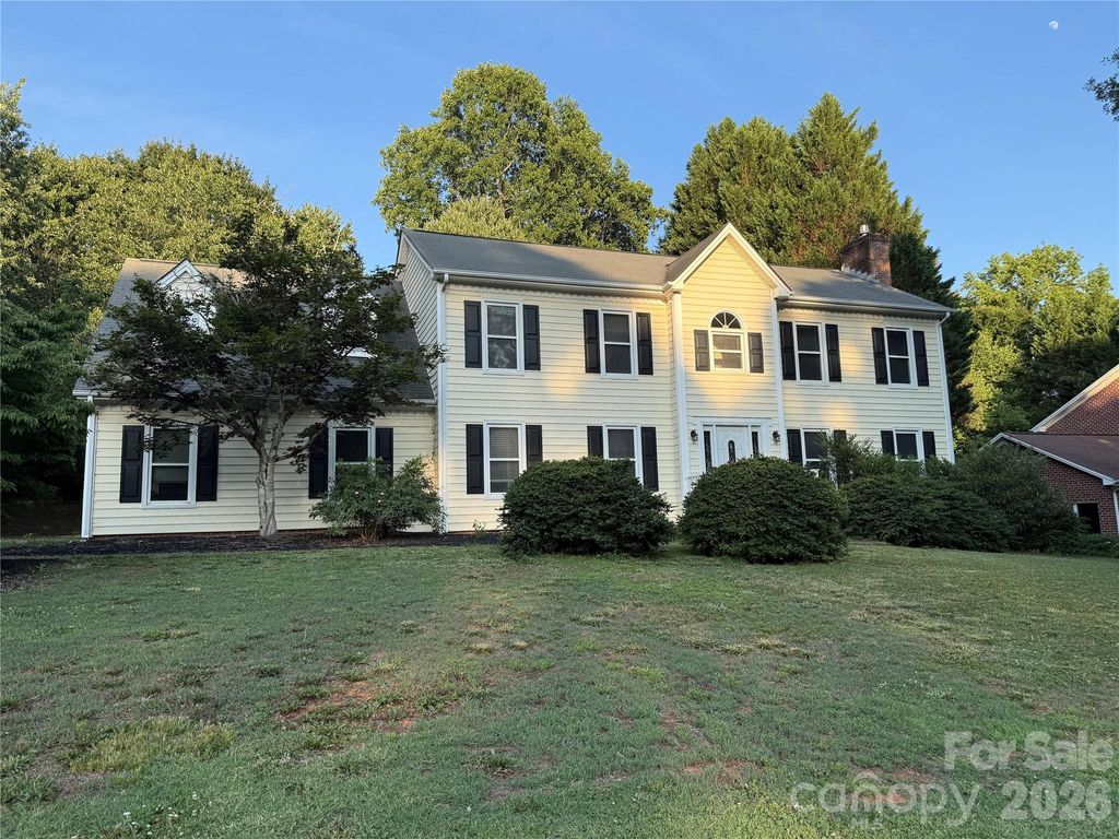 2960 8th Street Court NE, Hickory, NC 28601