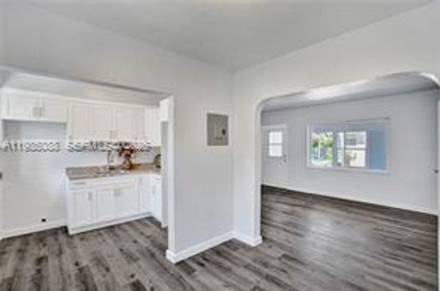 1624 NE 109th St N, Miami, FL 33161