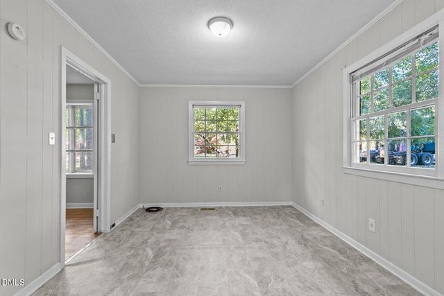 7505 Crown Avenue, Fayetteville, NC 28303