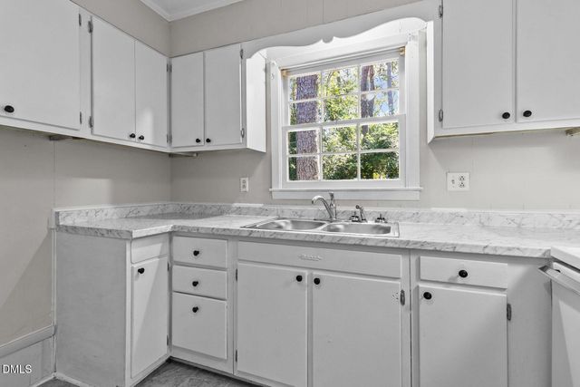 7505 Crown Avenue, Fayetteville, NC 28303