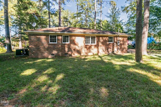 7505 Crown Avenue, Fayetteville, NC 28303