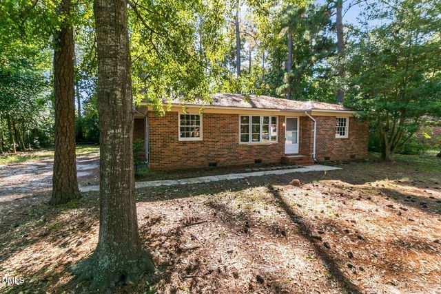 7505 Crown Avenue, Fayetteville, NC 28303