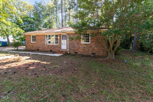 7505 Crown Avenue, Fayetteville, NC 28303