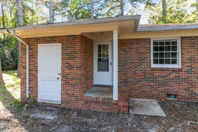 7505 Crown Avenue, Fayetteville, NC 28303