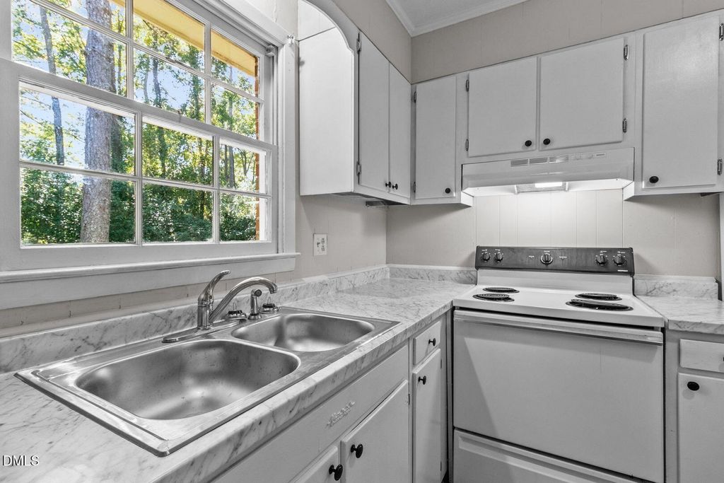 7505 Crown Avenue, Fayetteville, NC 28303