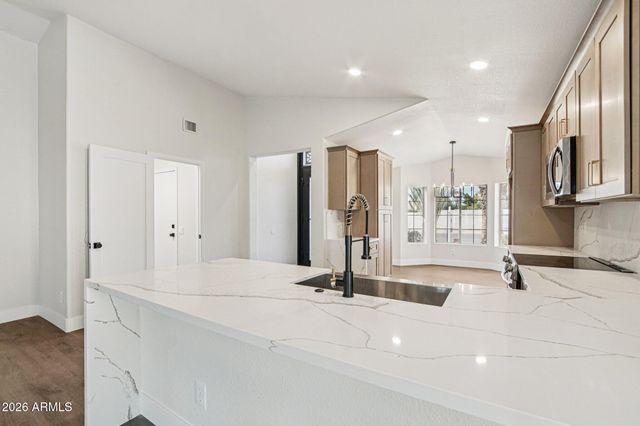 1121 N JACKSON Street, Chandler, AZ 85225