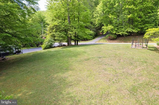 11913 FALLING CREEK DR, Manassas, VA 20112