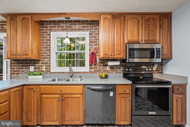 11913 FALLING CREEK DR, Manassas, VA 20112