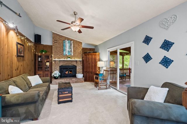11913 FALLING CREEK DR, Manassas, VA 20112