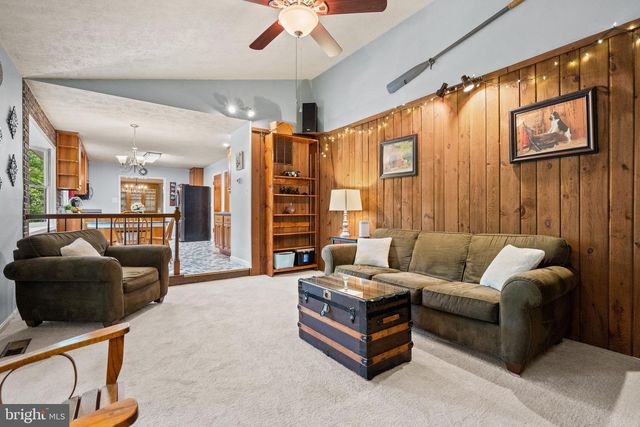 11913 FALLING CREEK DR, Manassas, VA 20112