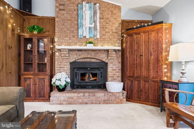11913 FALLING CREEK DR, Manassas, VA 20112
