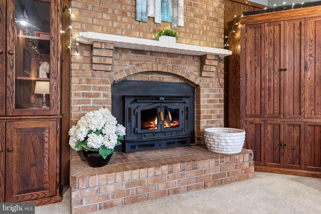 11913 FALLING CREEK DR, Manassas, VA 20112