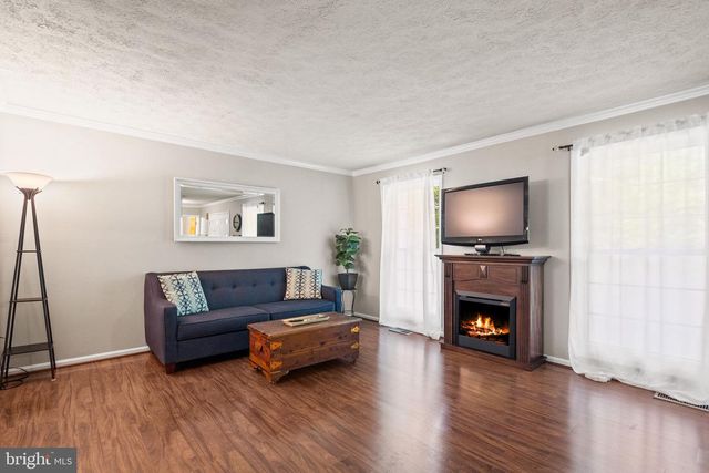 11913 FALLING CREEK DR, Manassas, VA 20112