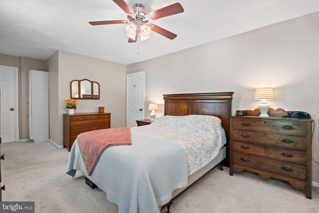 11913 FALLING CREEK DR, Manassas, VA 20112