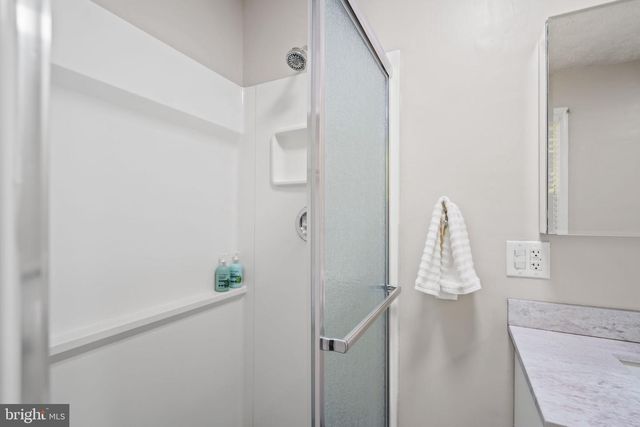 11913 FALLING CREEK DR, Manassas, VA 20112