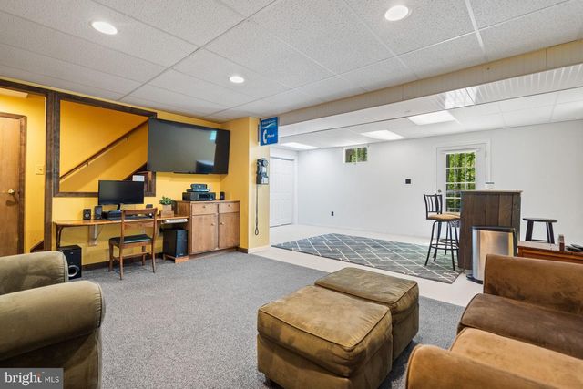 11913 FALLING CREEK DR, Manassas, VA 20112