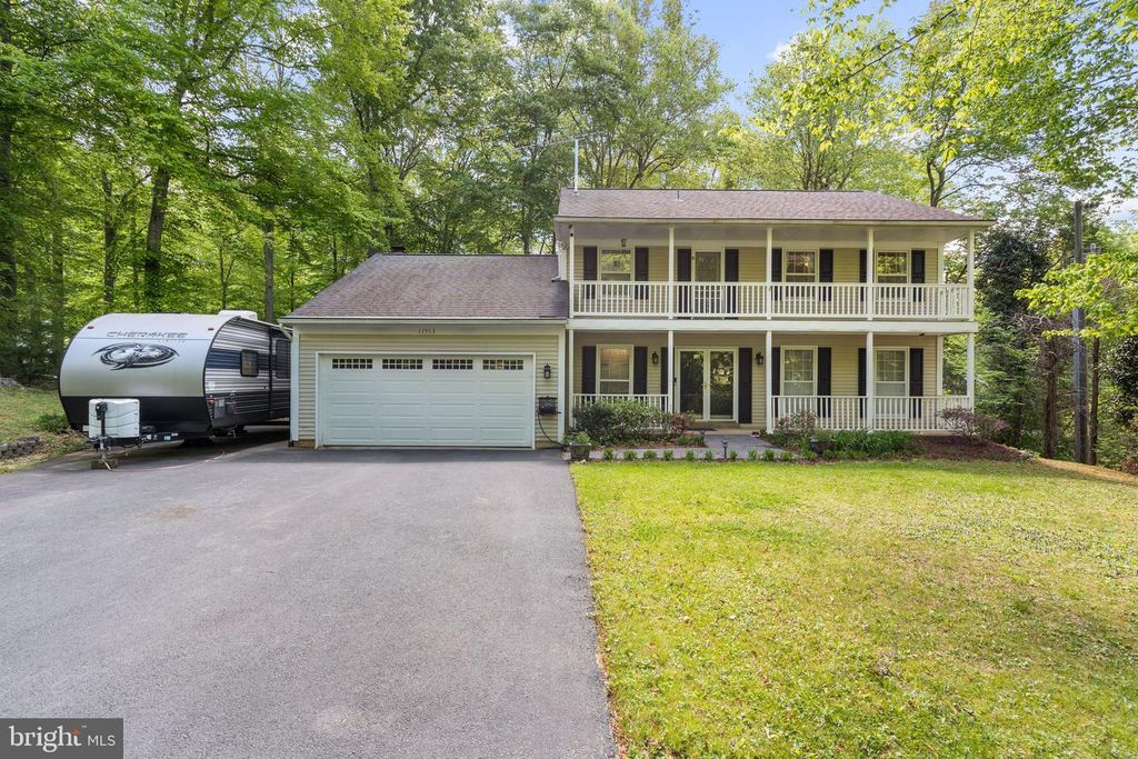 11913 FALLING CREEK DR, Manassas, VA 20112