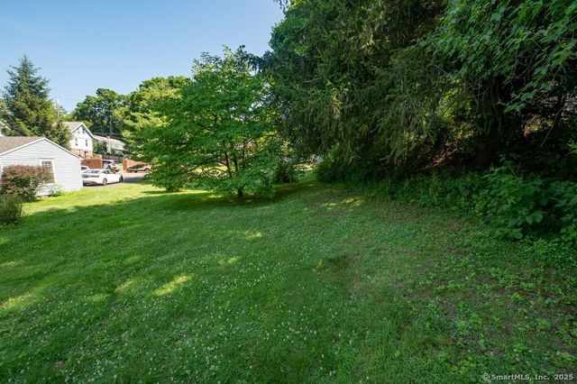 355 & 166 Evergreen & Forest Avenue, Hamden, CT 06518