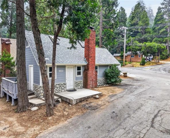 23385 Kay Road, Crestline, CA 92325