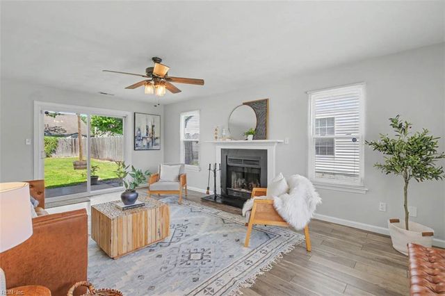 1889 Gershwin DR, Virginia Beach, VA 23454