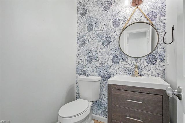 1889 Gershwin DR, Virginia Beach, VA 23454