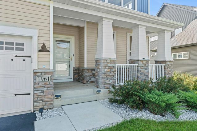 1961 Dahlia Drive, Shakopee, MN 55379