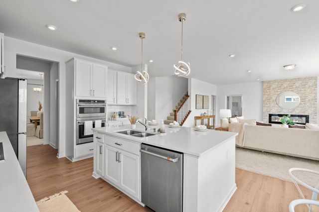 1961 Dahlia Drive, Shakopee, MN 55379
