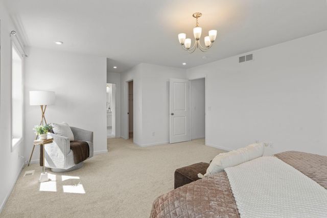 1961 Dahlia Drive, Shakopee, MN 55379