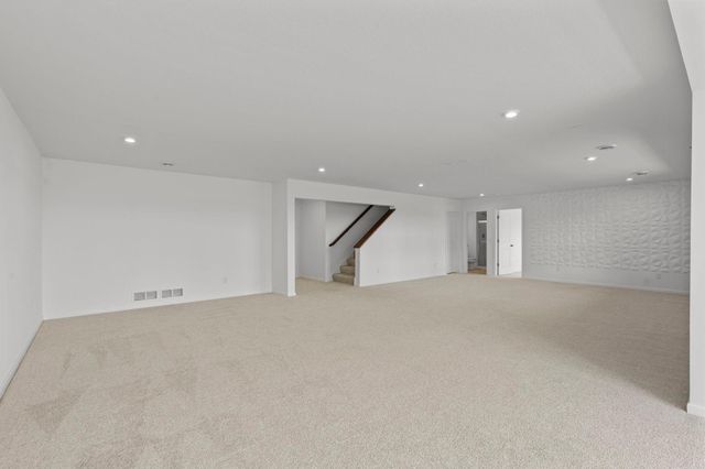1961 Dahlia Drive, Shakopee, MN 55379