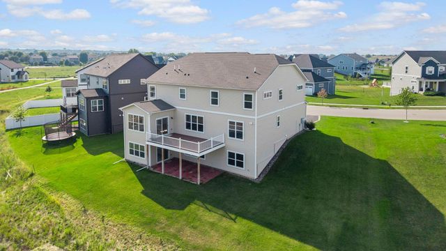 1961 Dahlia Drive, Shakopee, MN 55379