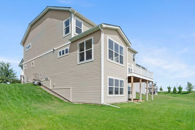 1961 Dahlia Drive, Shakopee, MN 55379