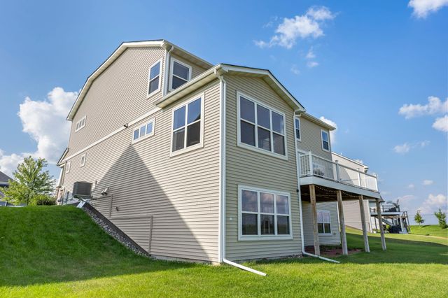 1961 Dahlia Drive, Shakopee, MN 55379