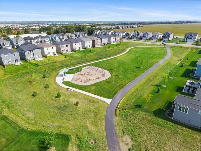 1961 Dahlia Drive, Shakopee, MN 55379
