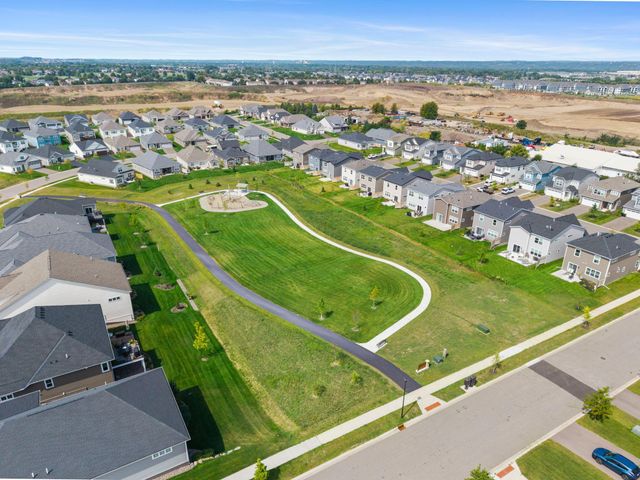 1961 Dahlia Drive, Shakopee, MN 55379