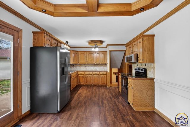 3125 SW Lane ST, Topeka, KS 66611