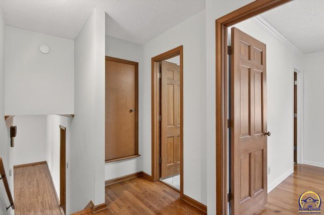 3125 SW Lane ST, Topeka, KS 66611