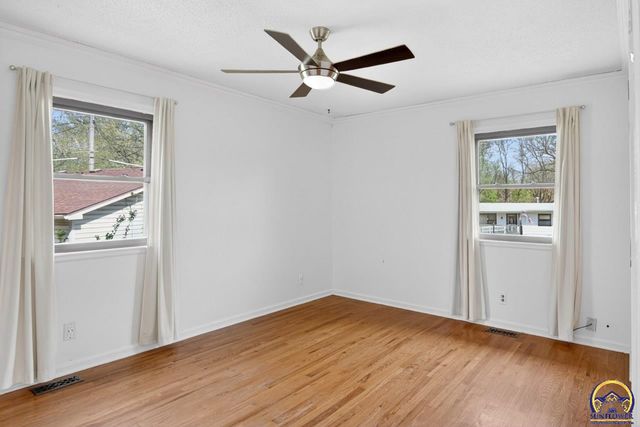 3125 SW Lane ST, Topeka, KS 66611