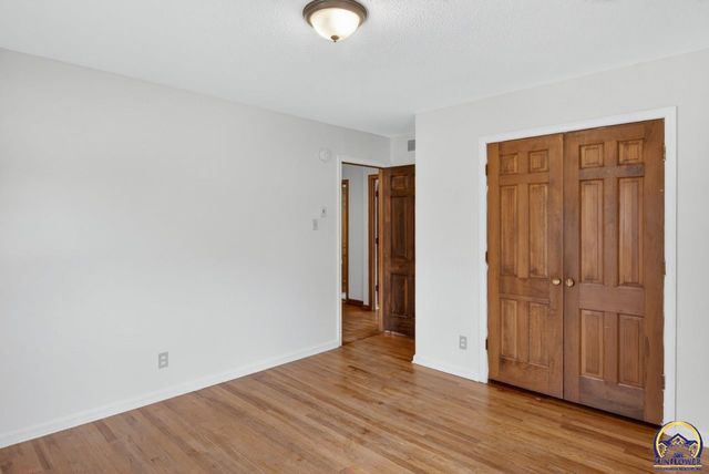 3125 SW Lane ST, Topeka, KS 66611
