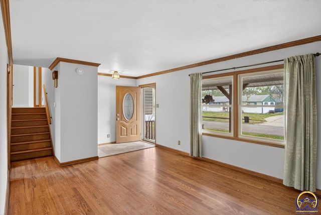 3125 SW Lane ST, Topeka, KS 66611