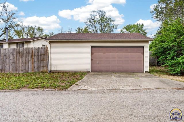 3125 SW Lane ST, Topeka, KS 66611