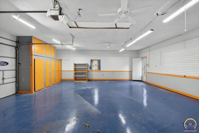 3125 SW Lane ST, Topeka, KS 66611