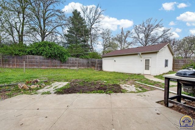 3125 SW Lane ST, Topeka, KS 66611
