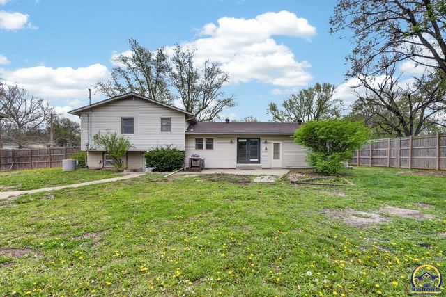 3125 SW Lane ST, Topeka, KS 66611