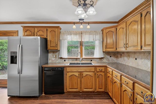 3125 SW Lane ST, Topeka, KS 66611