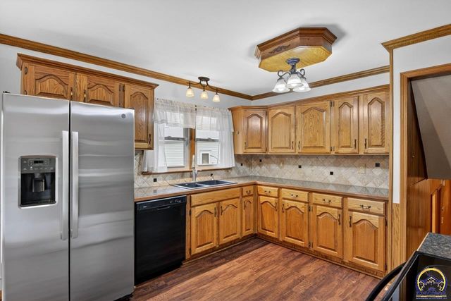 3125 SW Lane ST, Topeka, KS 66611